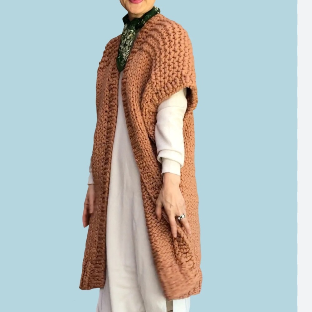 Loopy Mango Merino Wool Chunky Knit Sweater Vest Camel